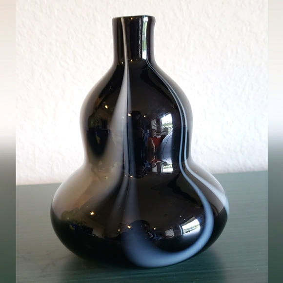 Vintage Handblown Art Glass Mid-Century Modern Retro Black & White Wavy 70 Vase - Picture 2 of 10